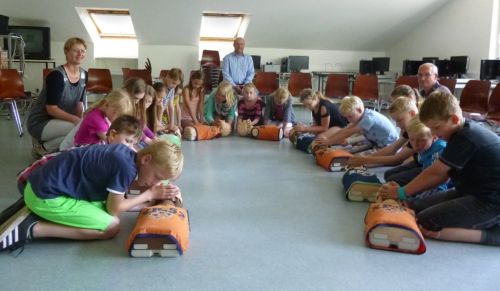 Erste-Hilfe-Kurs in der Grundschule Himmelpforten