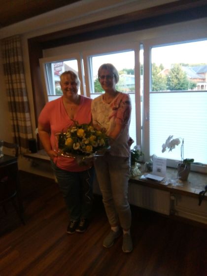 Neue 1. Vorsitzende Heike Tiedemann (links)